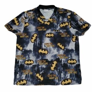 Men's DC "Batman" Scrub Top with V-Neck Neckline and Front Pocket 610